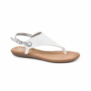 White Mountain London Women's Flat Thong Sandals